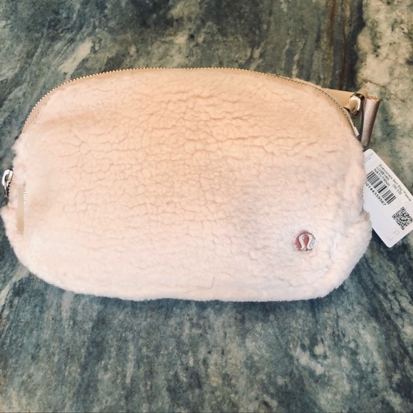 Lululemon Belt Bag - Picture 6 of 6